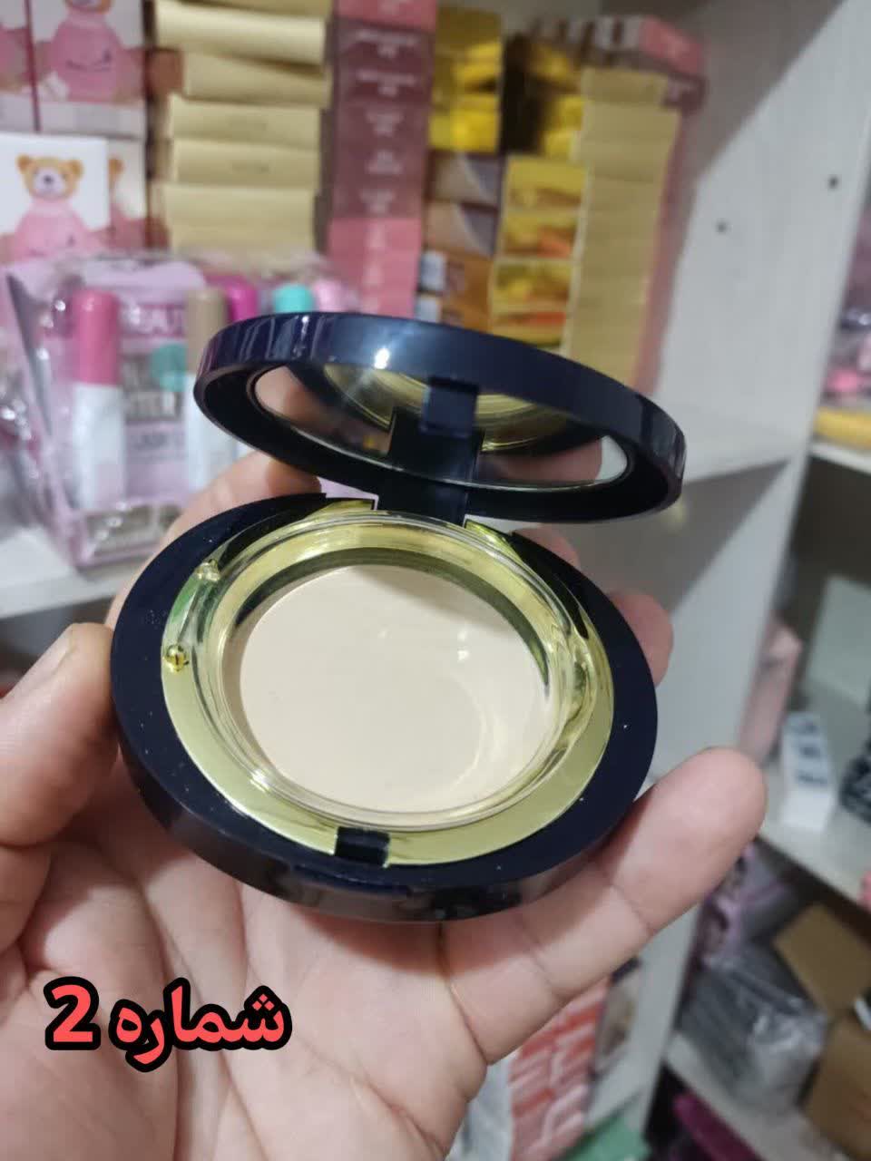photo_29830796863_x